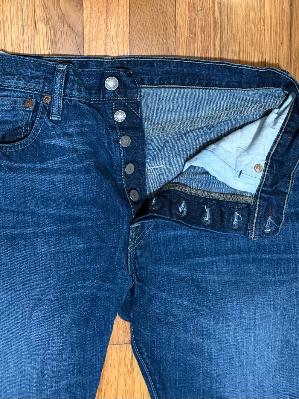 Levi's Men's 501 33x32 Original Straight Fit Jeans 5 button Dark 00501-1589